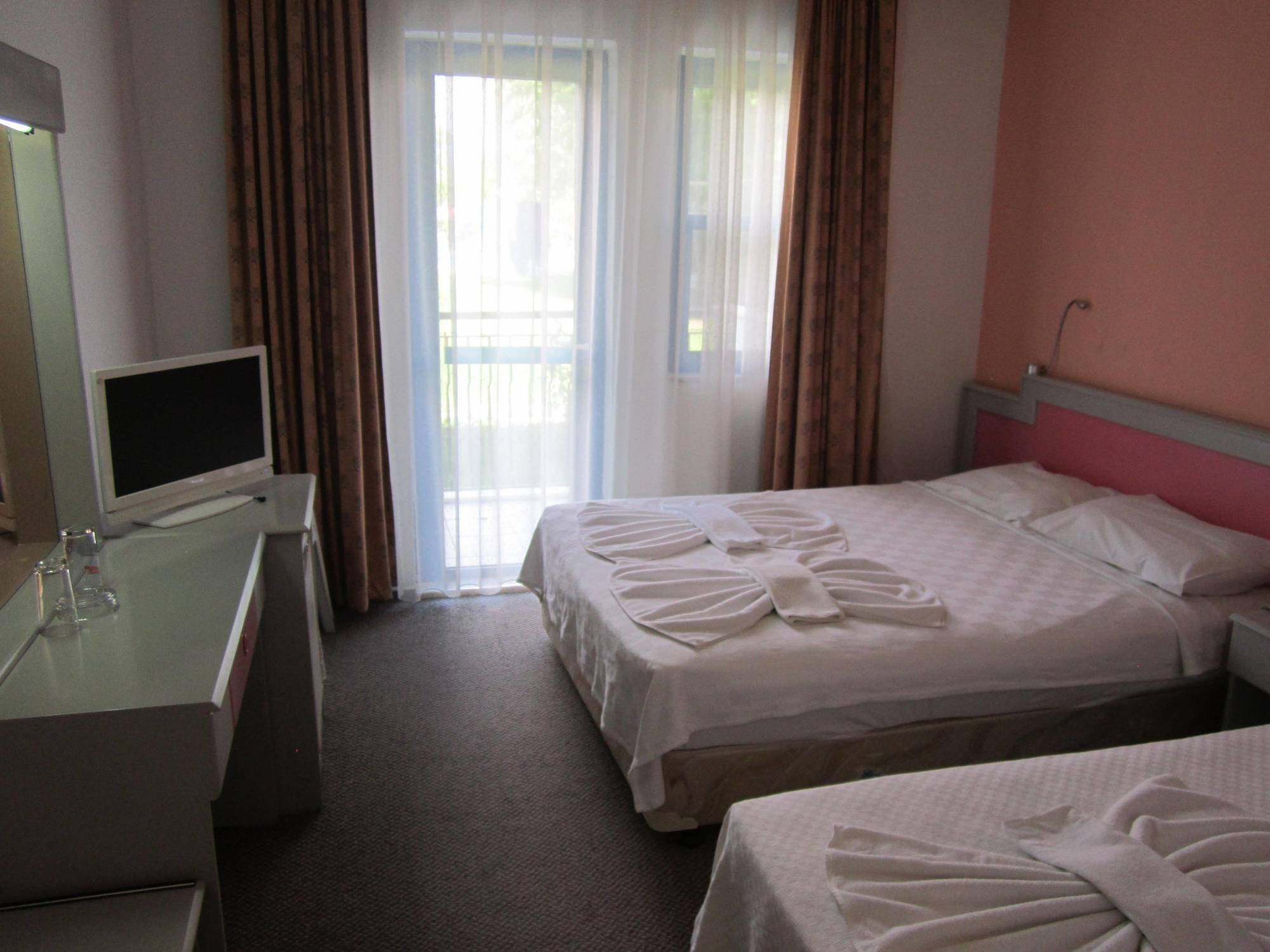 Aymes Hotel 페티예 외부 사진